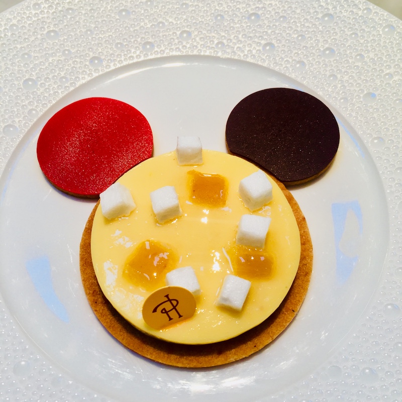 Pierre Herme Chez Mickey Plutot Sucre Que Fromage 7detable Com