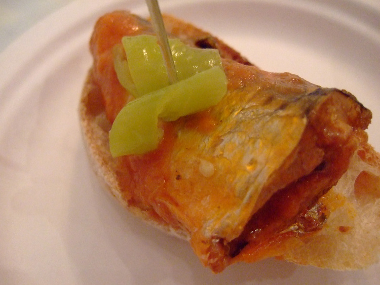 Pintxos, yosoynuts, CC BY 2.0